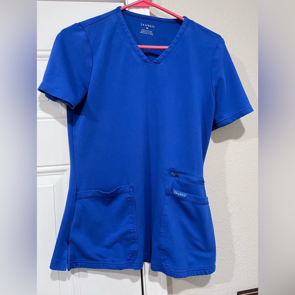 Jaanuu scrubs